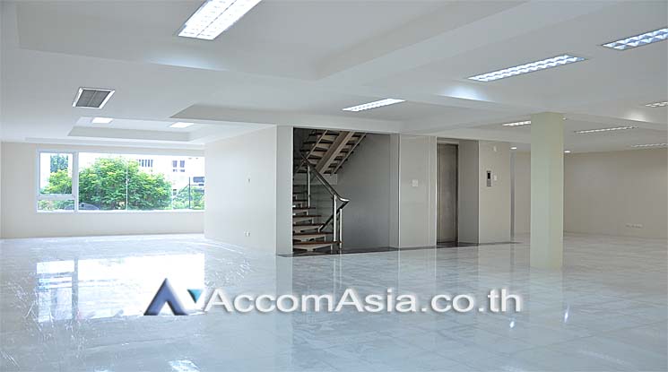 5  Office Space For Sale in Silom ,Bangkok BTS Sala Daeng AA13148